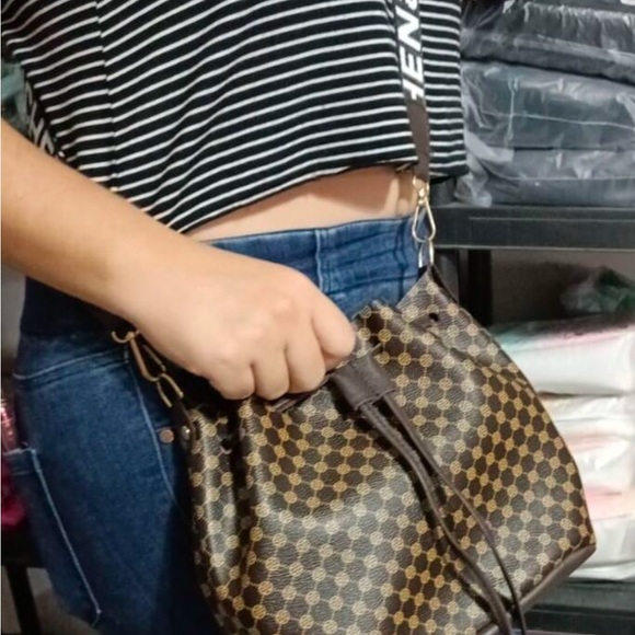 PURSES BUNDLE (6) - Picture 12 of 16